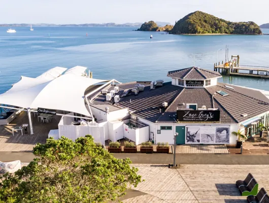 Auckland to Bay of Islands: Where to Dine on Your Coastal Drive